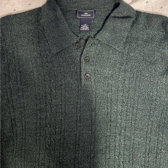 Dockers V-Neck Sweater in Forest Green - Picture 4 of 5